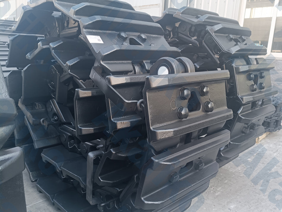 Track Assembly for Caterpillar 6015/6015B Excavator - 700 mm Width - 46 Links - TAS00001 - product photo 1